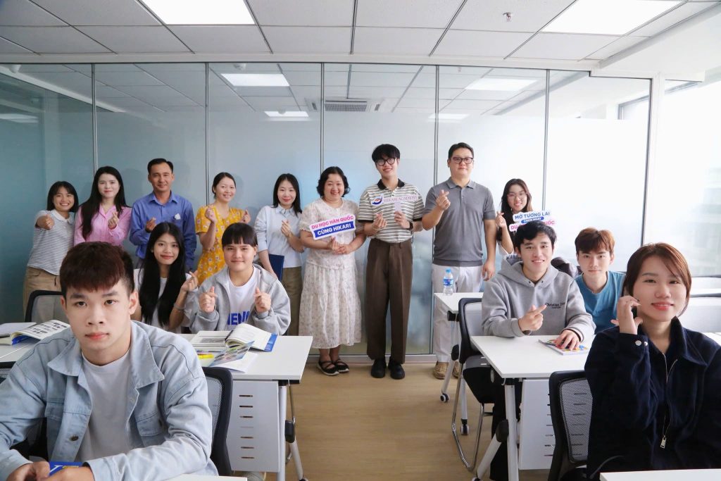 Đoàn Công Tác Stu-View Overseas Service (SOS) Ghé Thăm Du Học Quang Việt